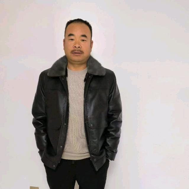 小胡子哥