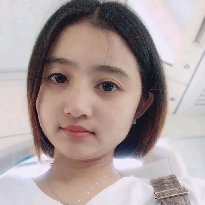 爱球球的言言