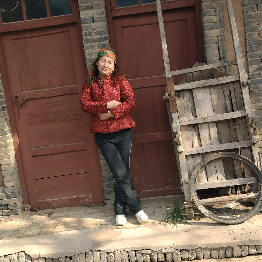 为了生活继续努力向钱看，人要心态放好