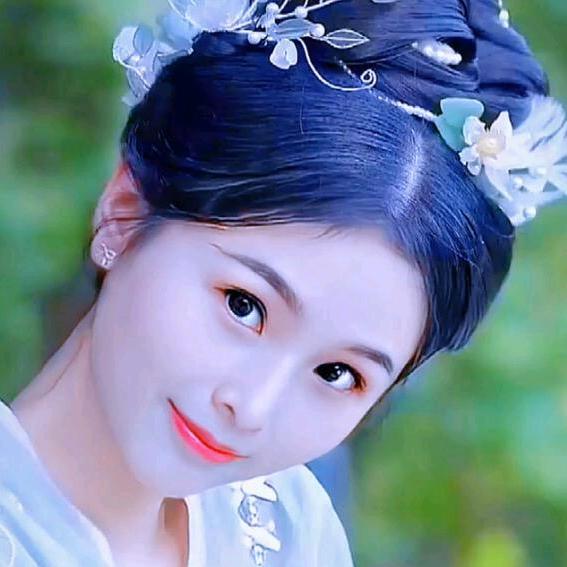 𝑺𝒑𝒂𝒓𝒌𝒍𝒆蕉儿
