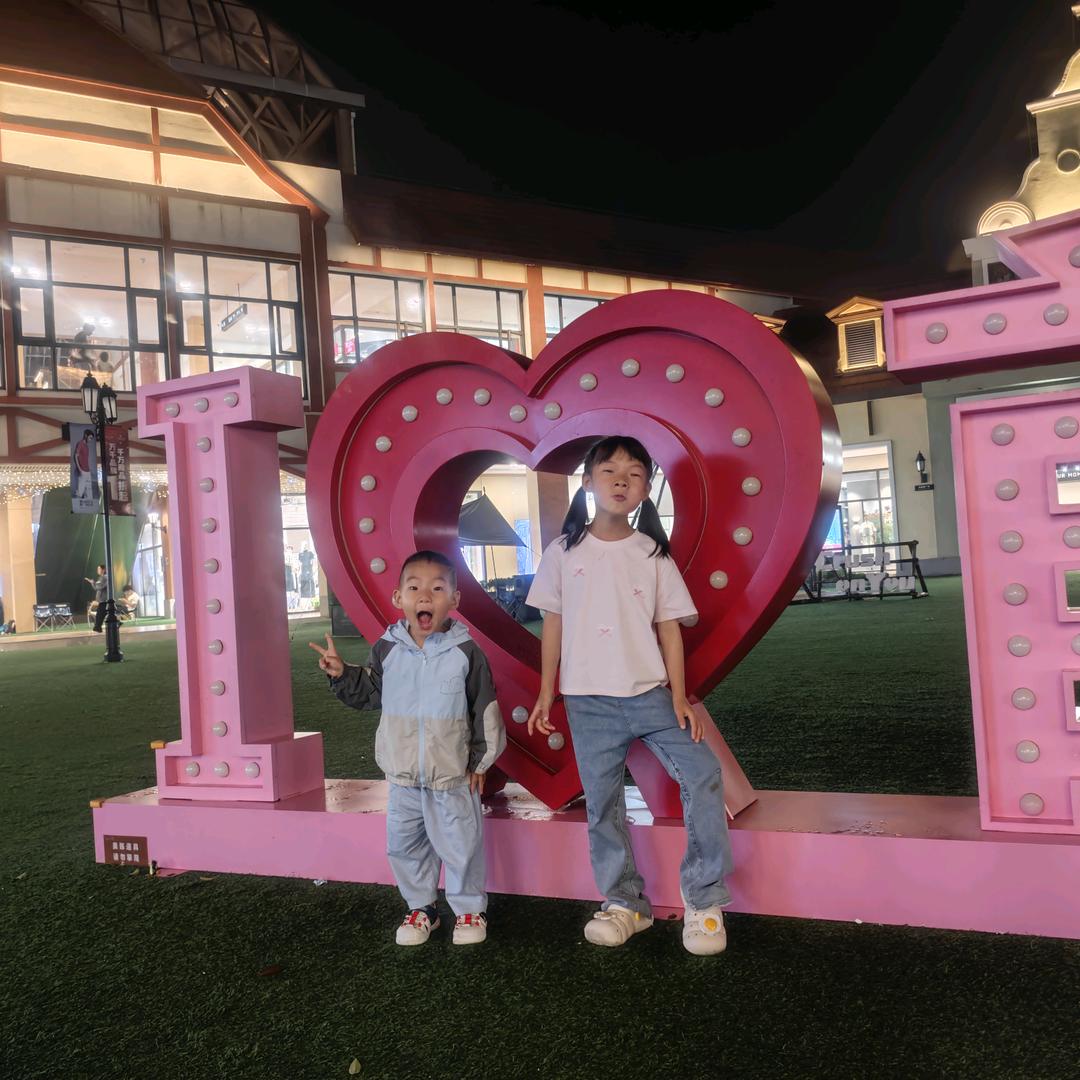 梧桐树服饰工厂店