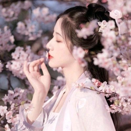 陈小妹.