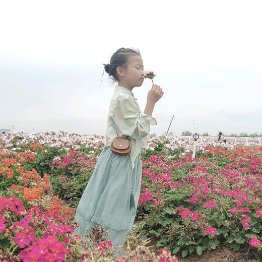 向钱看，向厚赚