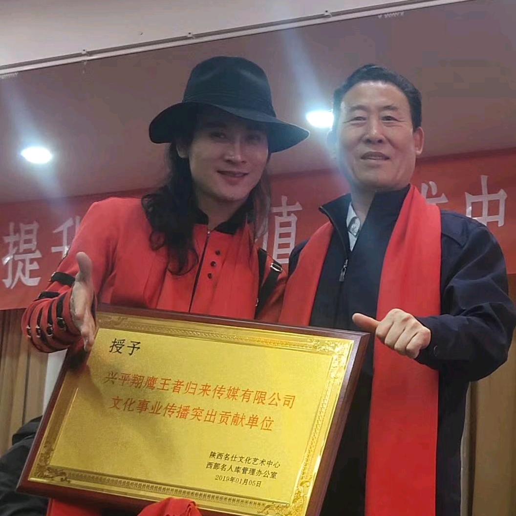 杰克逊文杰（只想跳舞做自己）