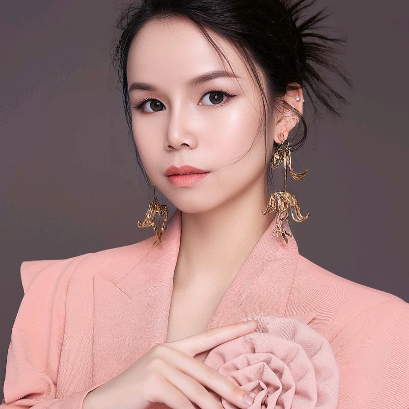 👧🏻口天吴（辉辉）