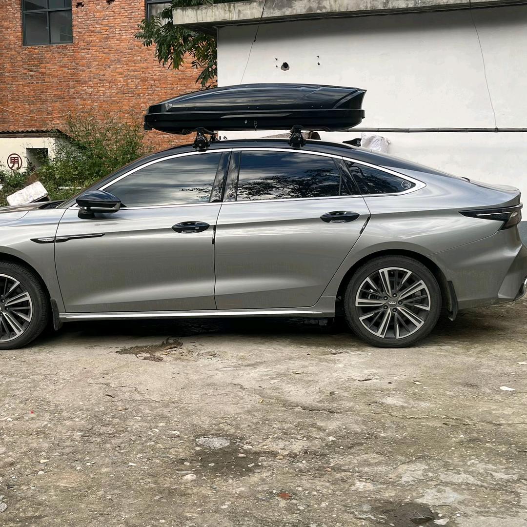 车顶行李箱(何)