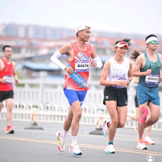 月下饮茶，念卿天涯