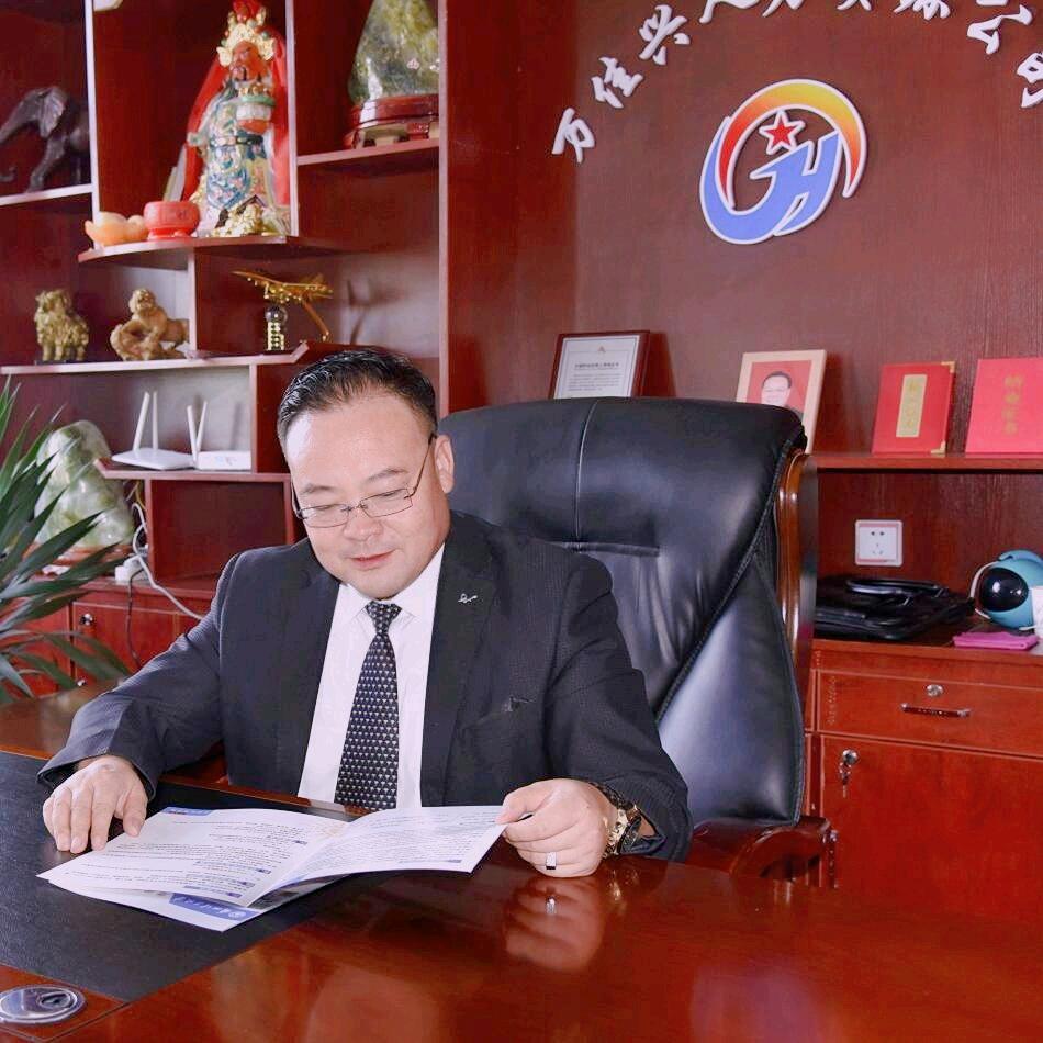 万佳兴