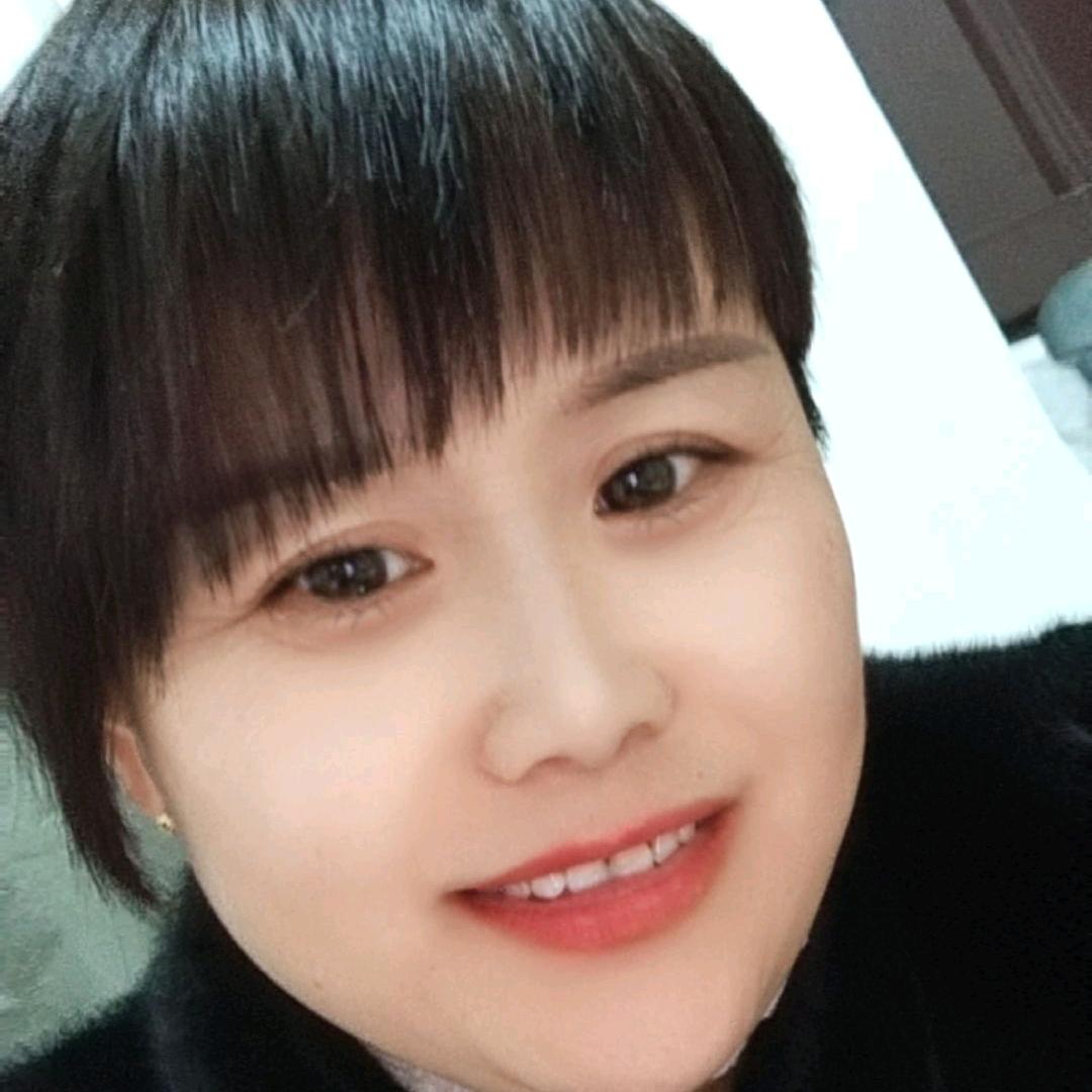 仇楼四大街艳萍服饰及御萃雅校服净批发零售