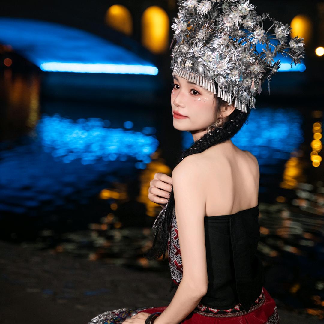 亚晶