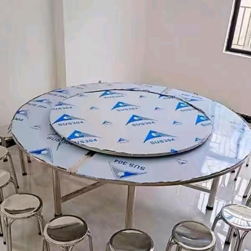 莫慌《不锈钢折叠餐桌》