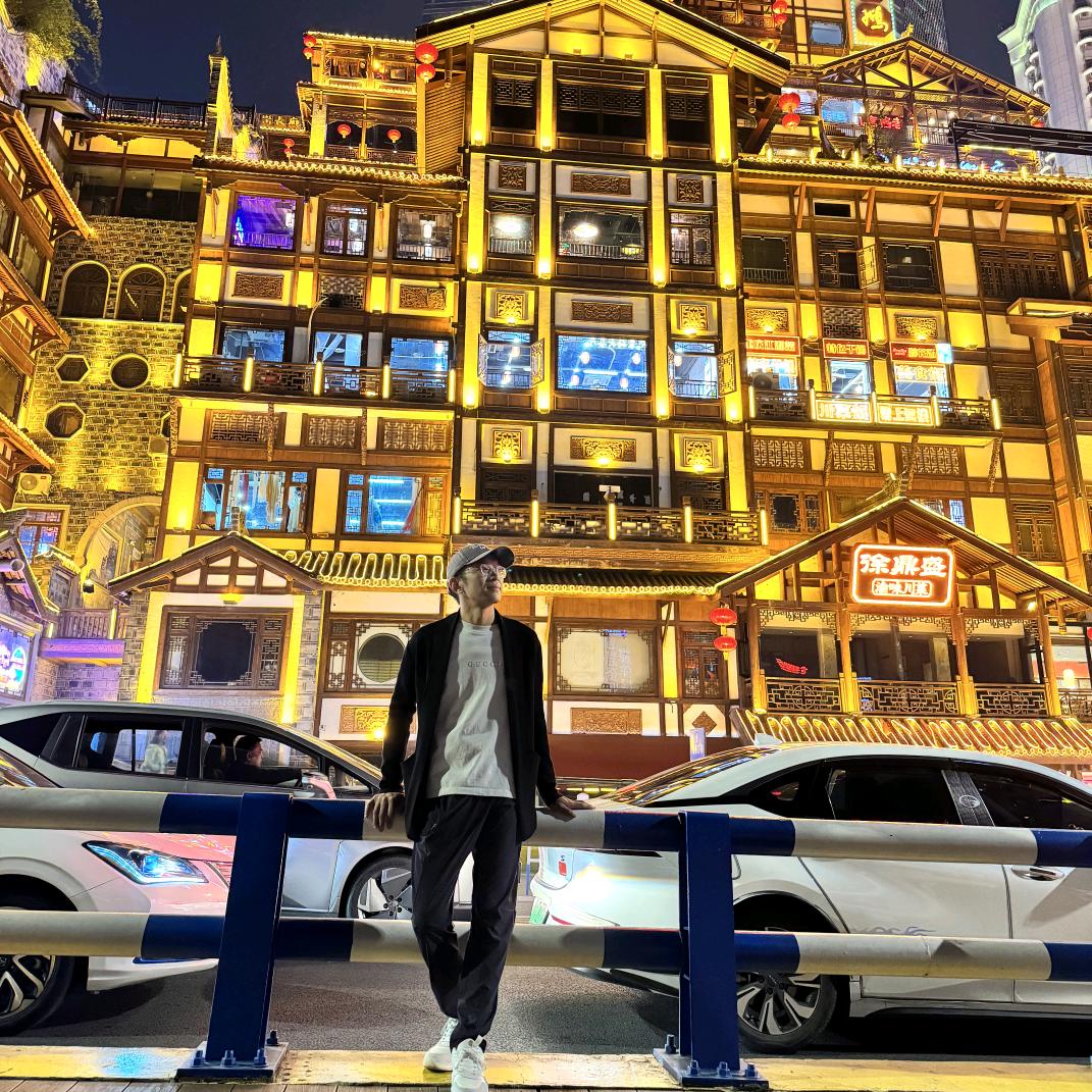 三玥.