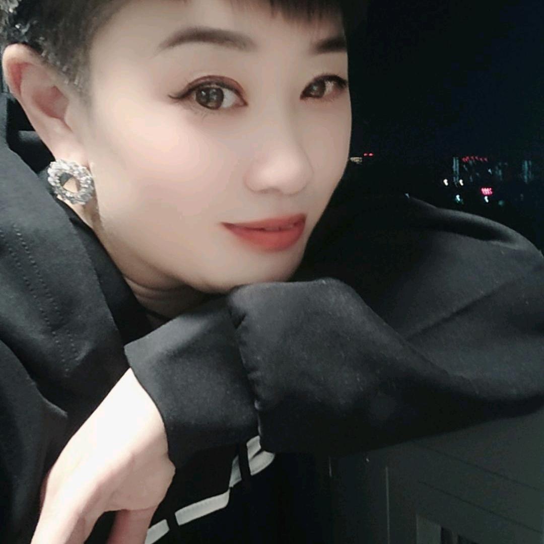 清晨对自己微笑 😊😊