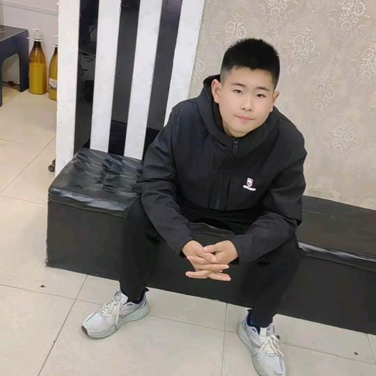 阳光男孩头像