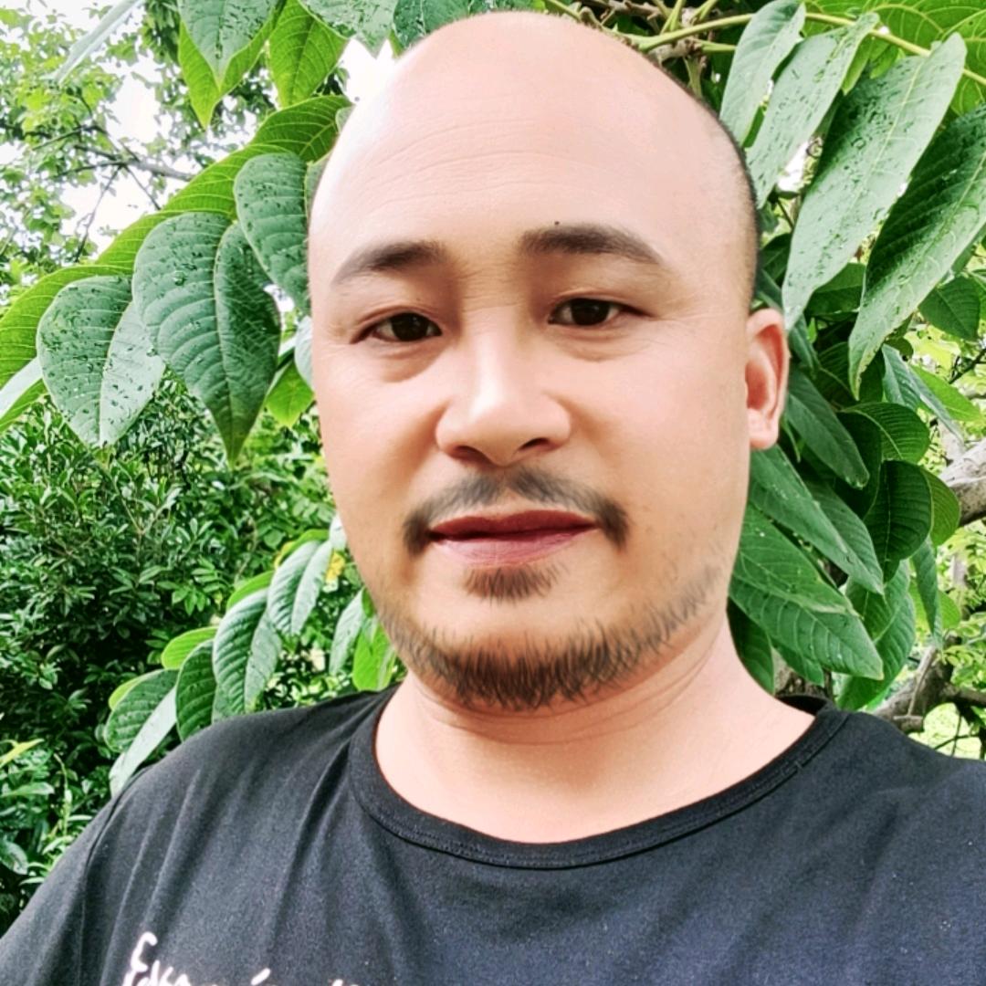 吕哥！拼博在路上的卡车人