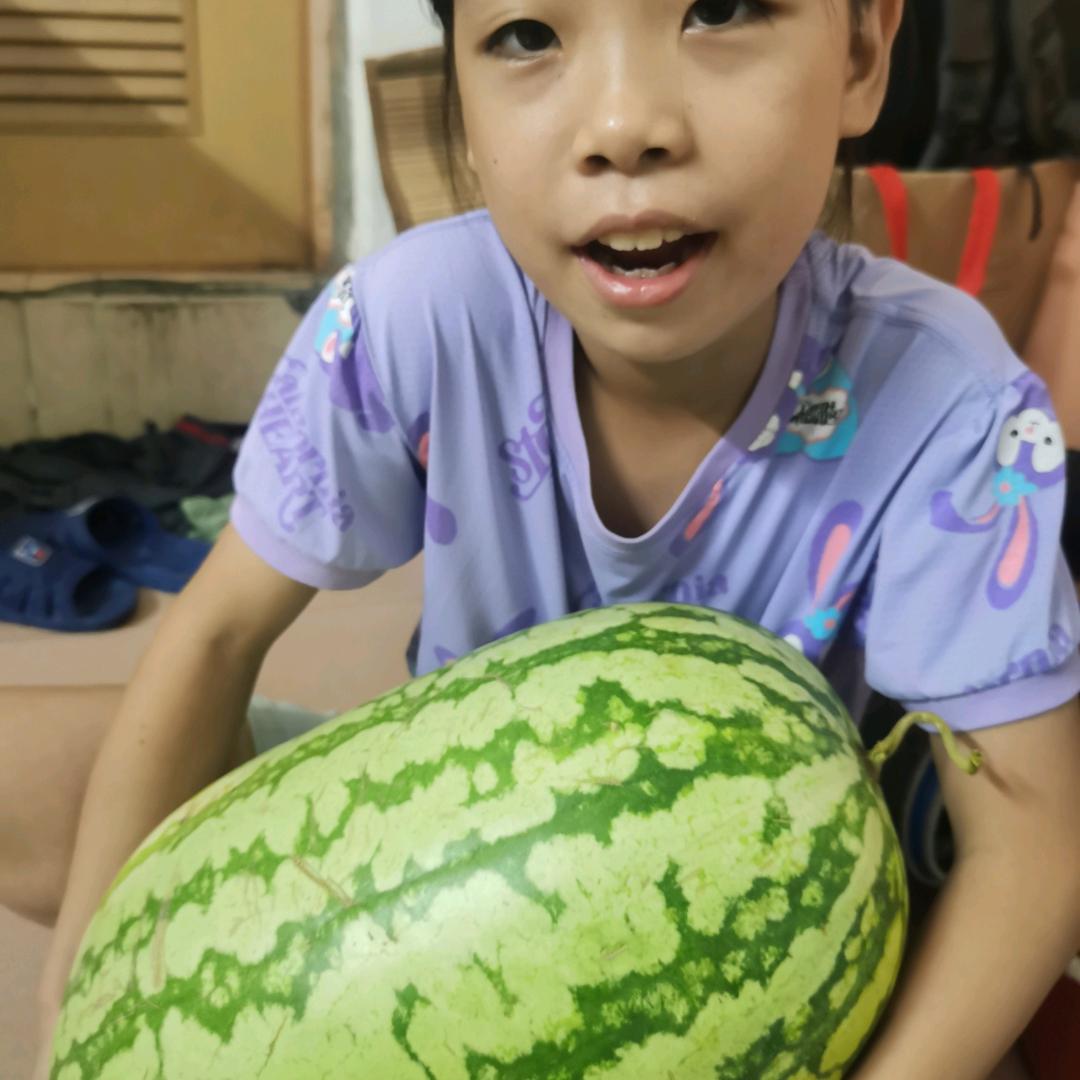 攸然窗外。