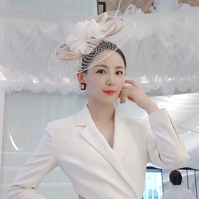 静静一字马👑👑