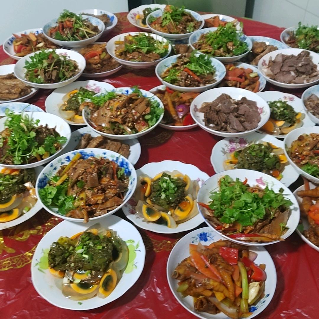 椿萱并茂，棠棣同馨