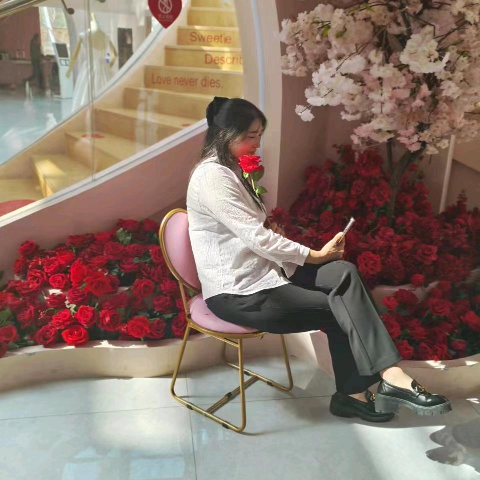 幸福靠自己🌹🌹🌹🌹