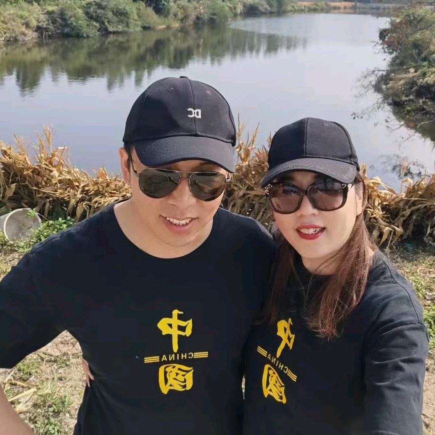 苹果自驾游（自改床车）