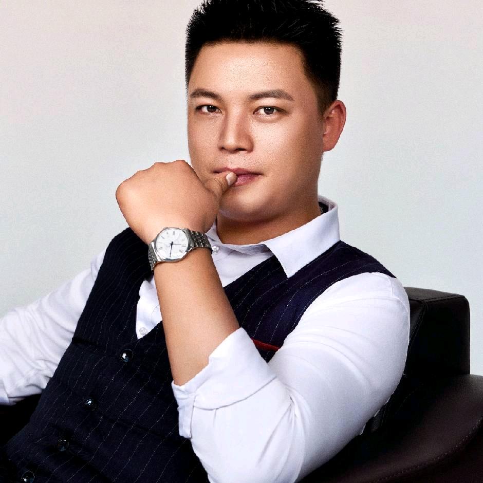 光亮哥哥✨☀️