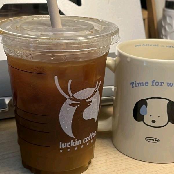 骑着雅迪别卡车