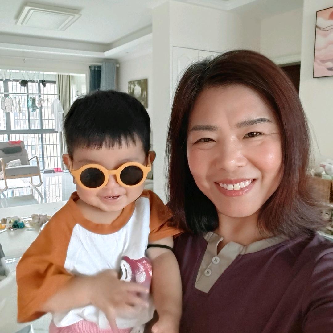 曙光小区谢大姐