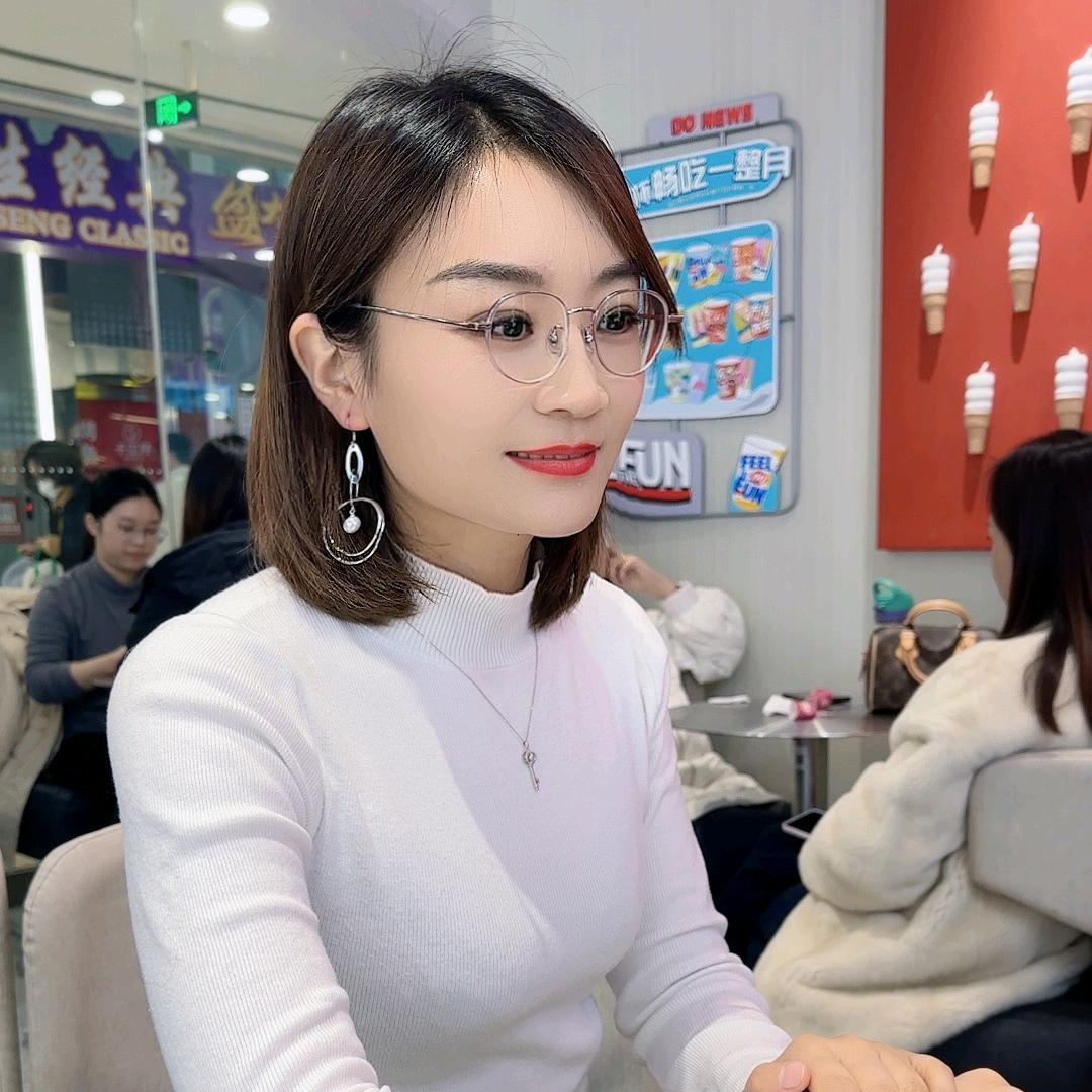 菲菲爱漂亮