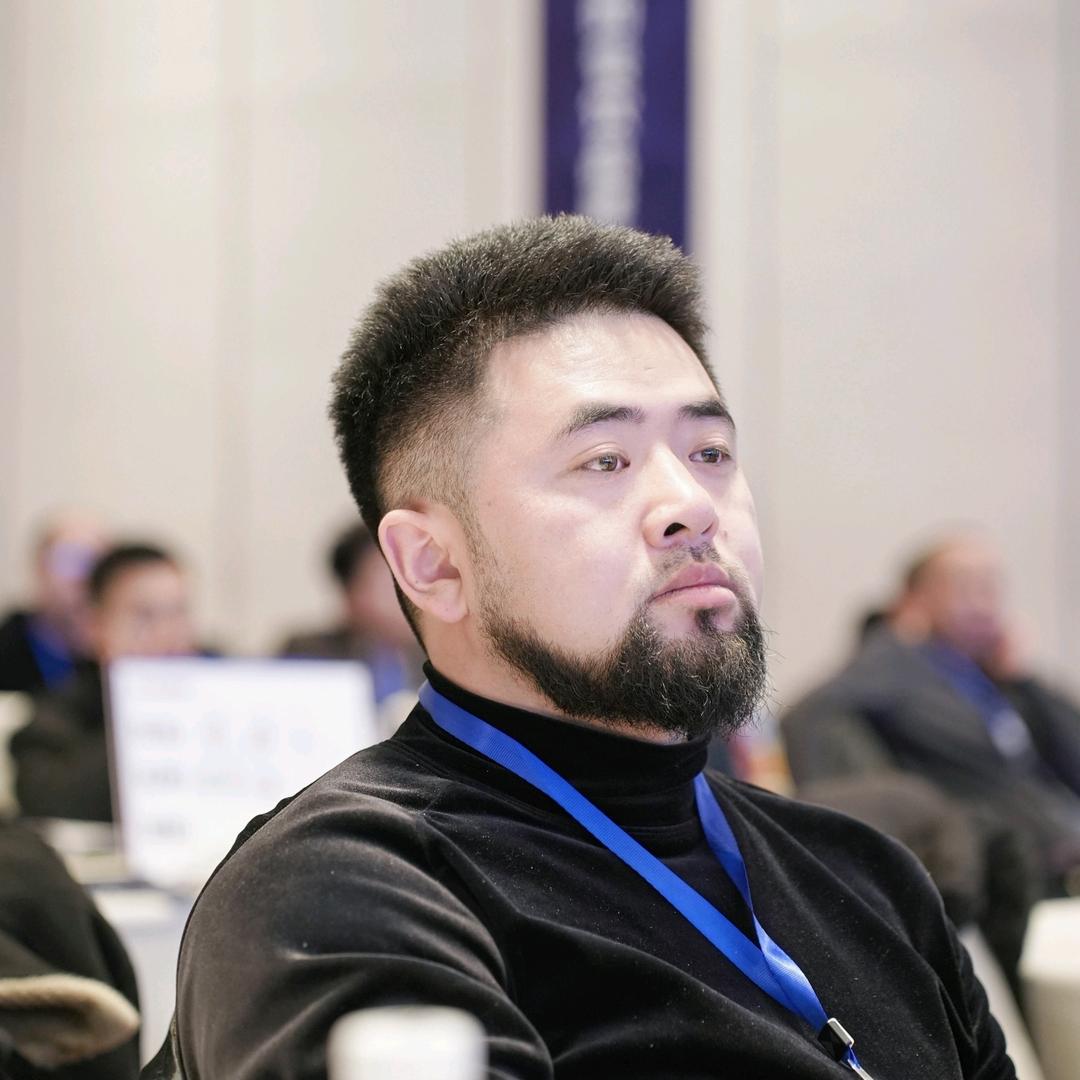 33号 帅胡子