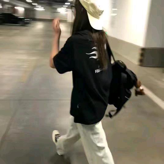 着迷.