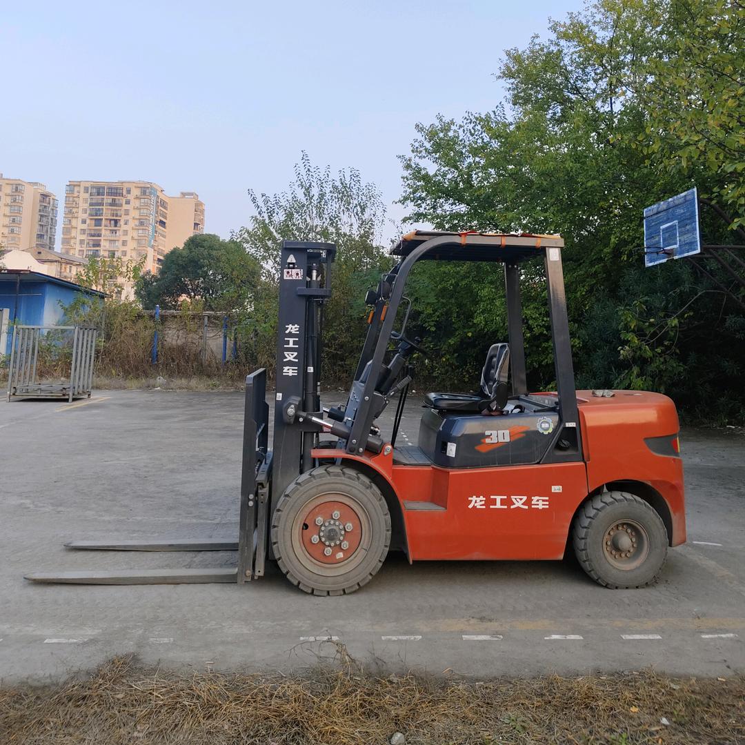 黄梅技校叉车范老师