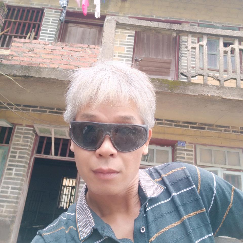 白发大叔(韦木)