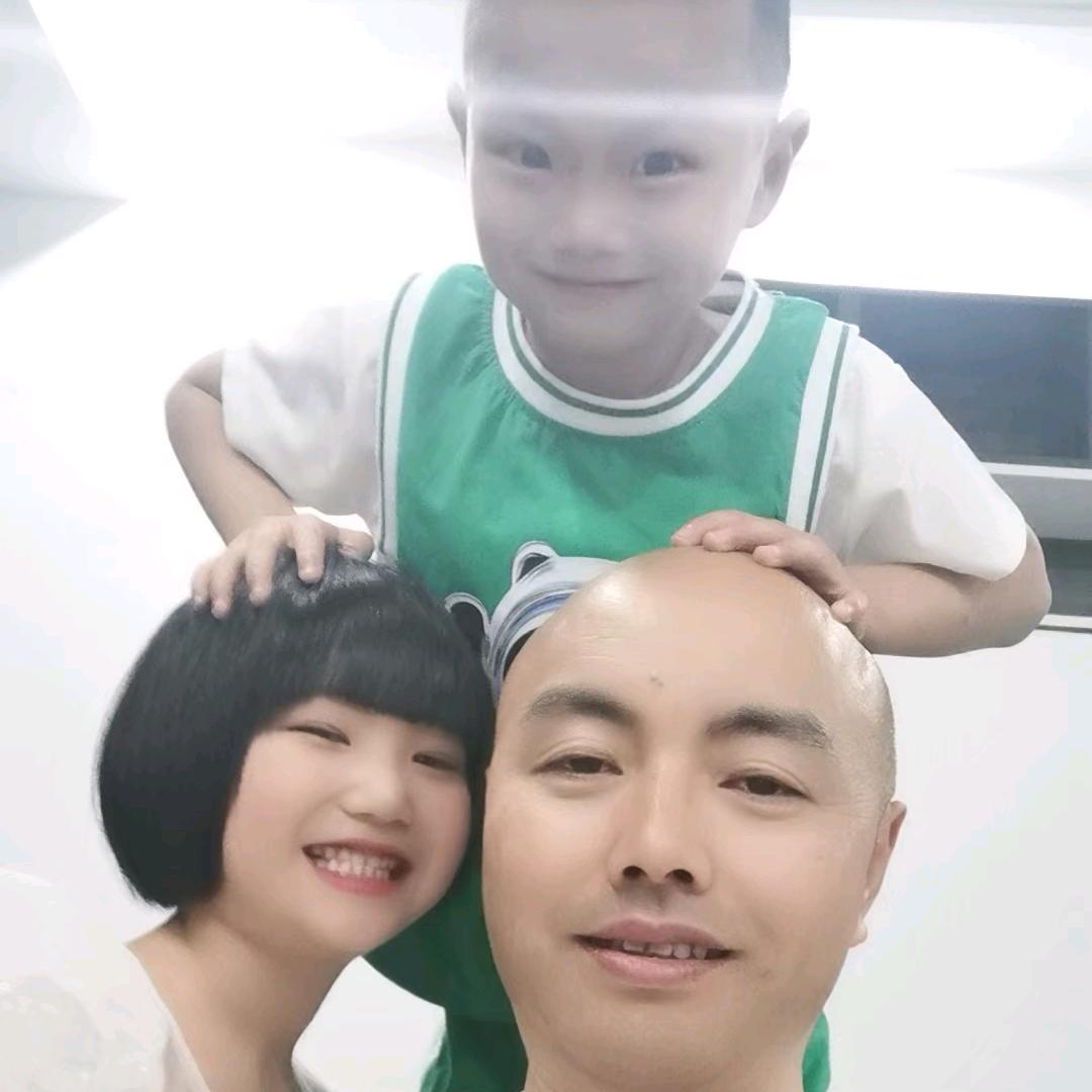 酒都男儿（张小华）