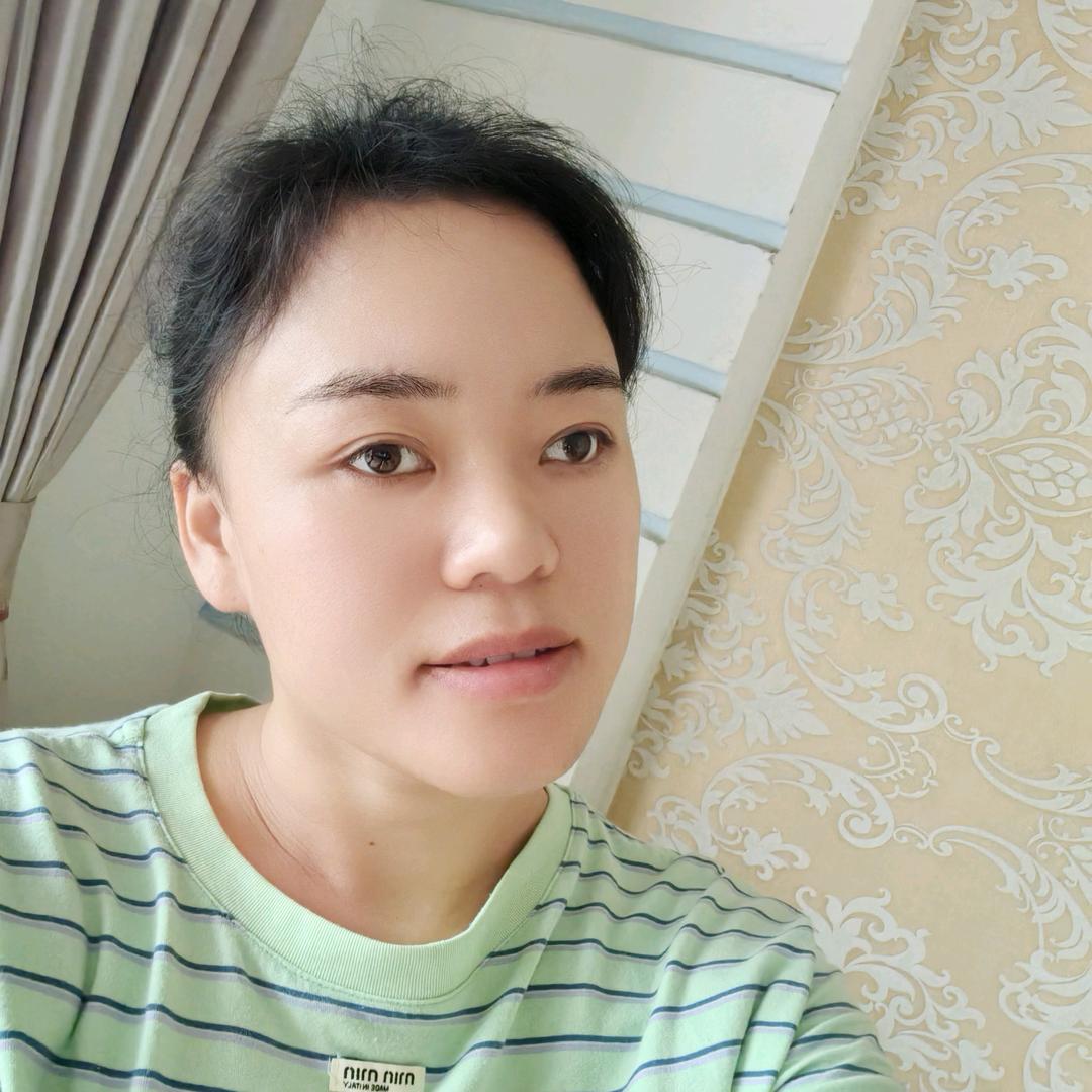 依依