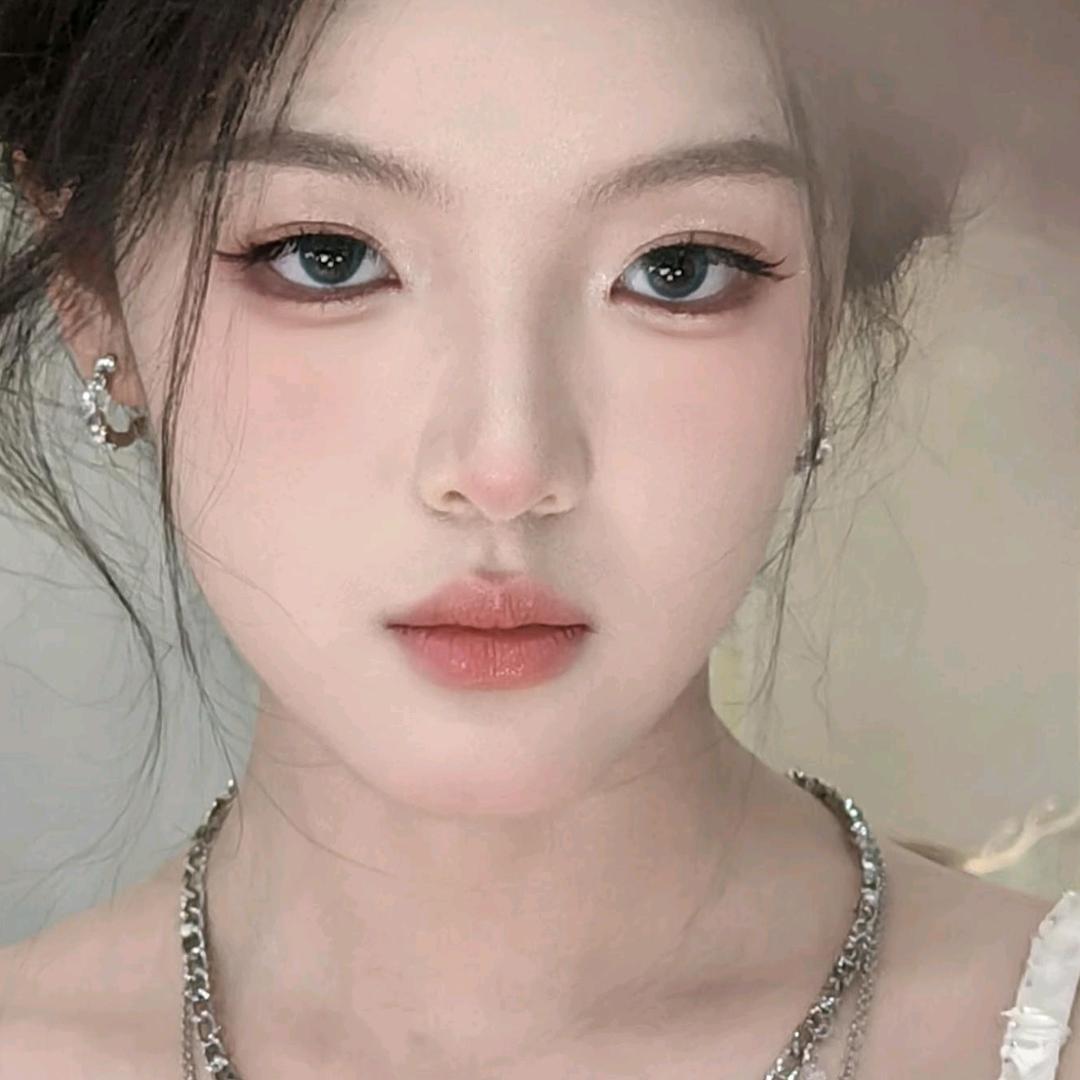高级化妆师白薇