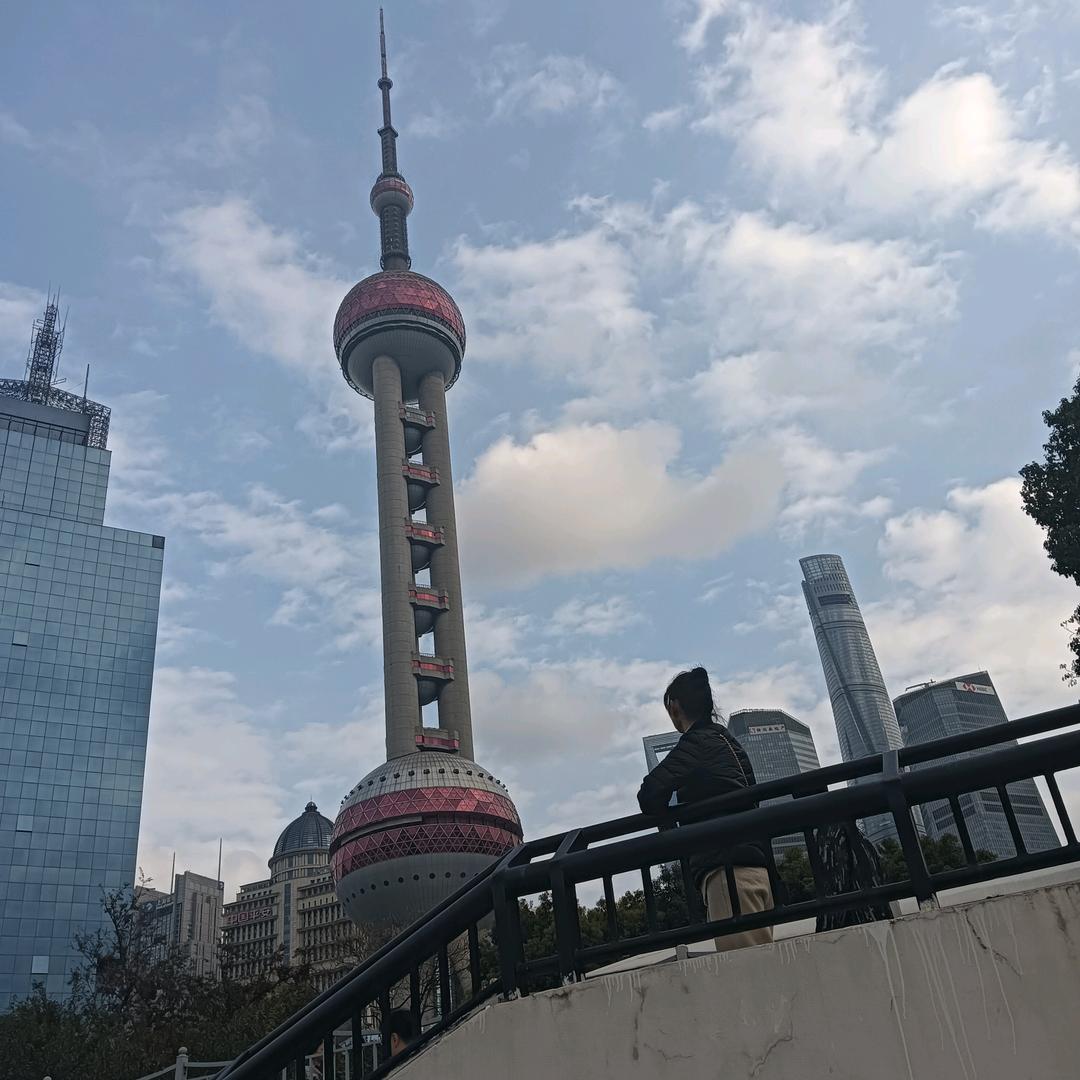 习惯了沉默。