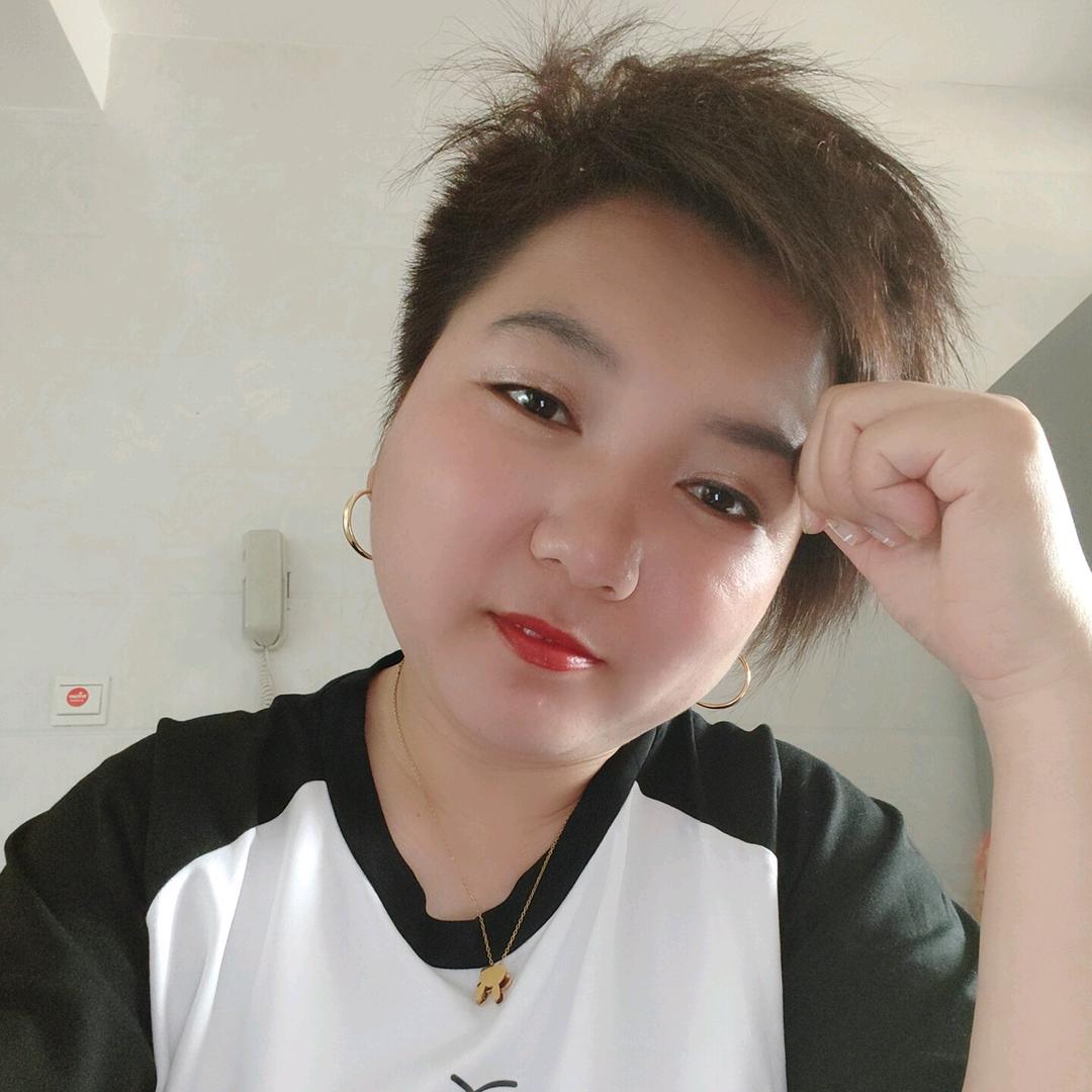 做面包的中年少女