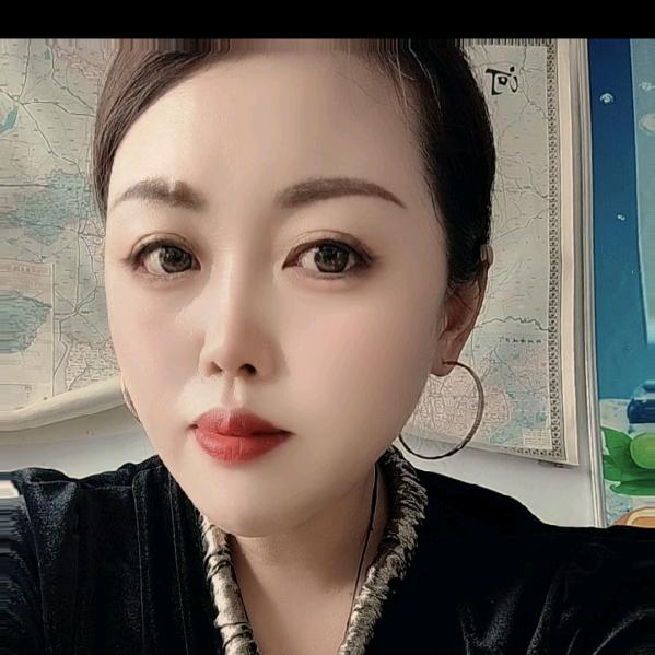 卖冰淇淋的小姐姐——（雪龙冰淇淋）