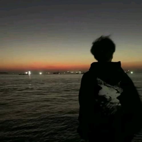 李