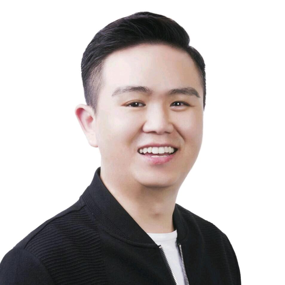 长飞哥哥本尊（自驾床车生活）