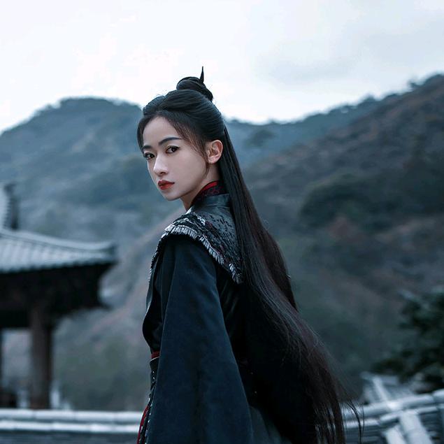 漆黑如墨