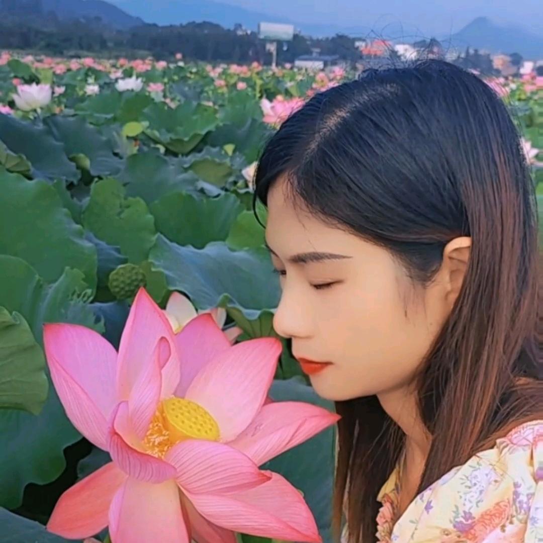 蕾蕾（中旗佳润.天悦府）