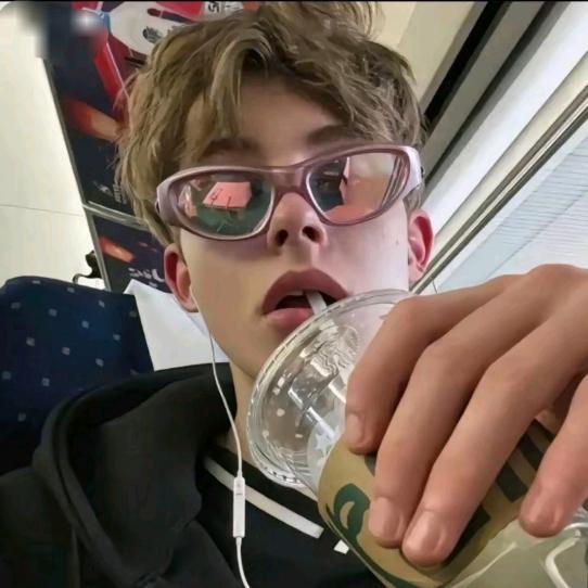 钢枪男人.