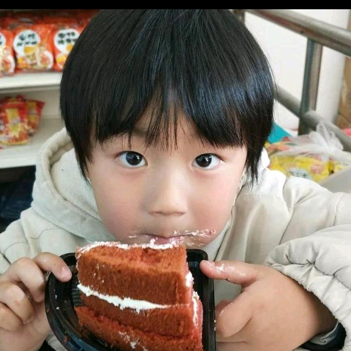 佑佑爱零食.（1368）