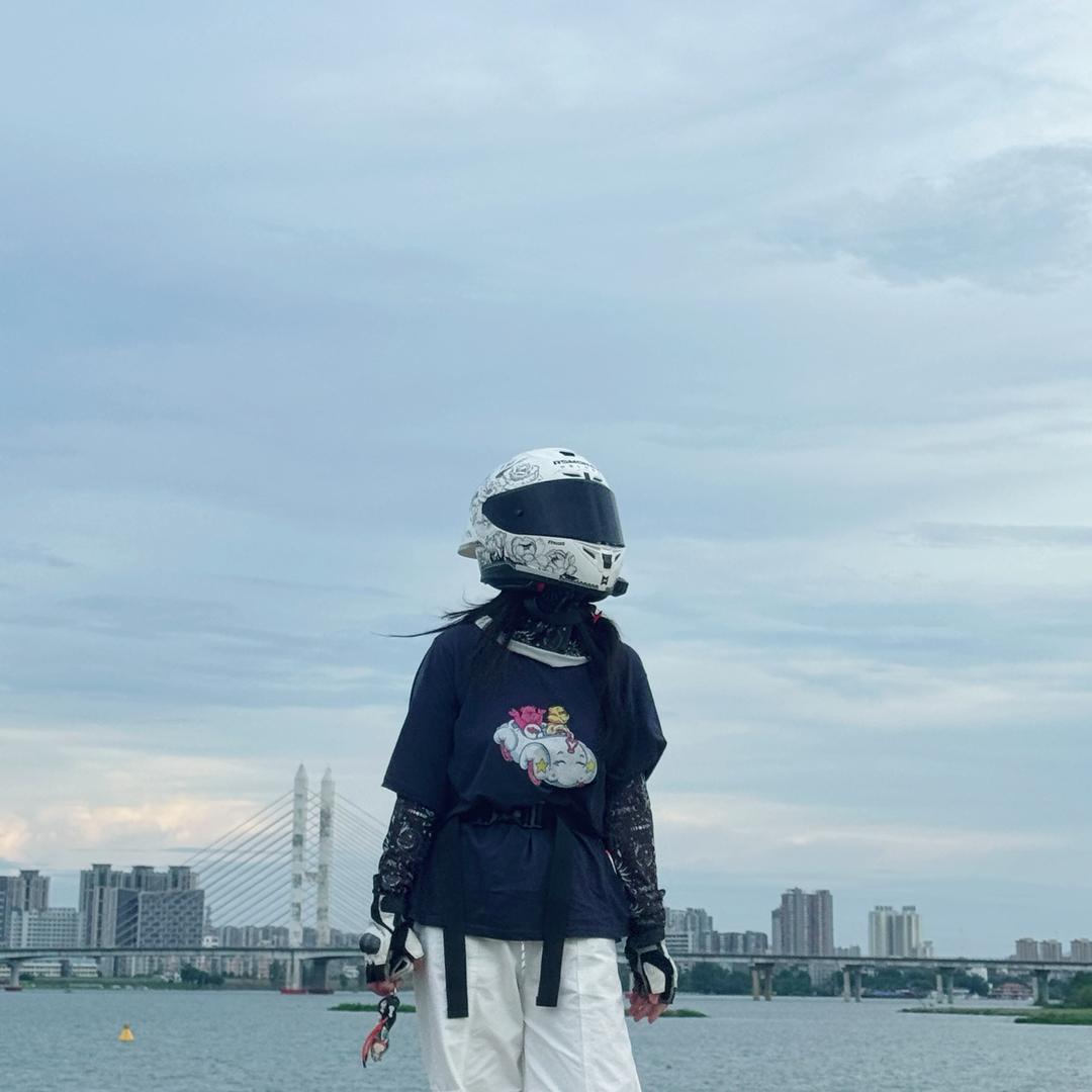 是.萬萬