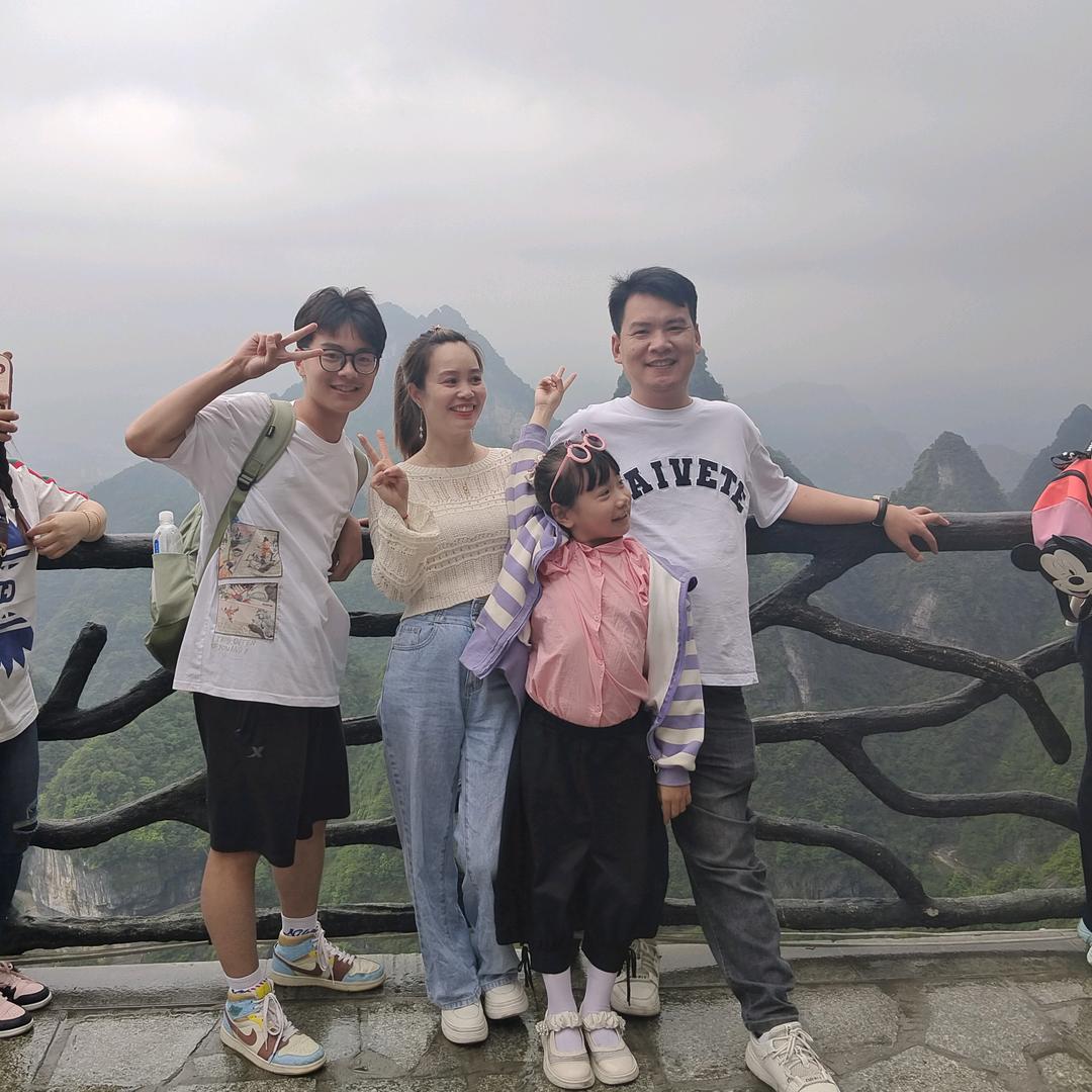 晓依衣服饰有限公司