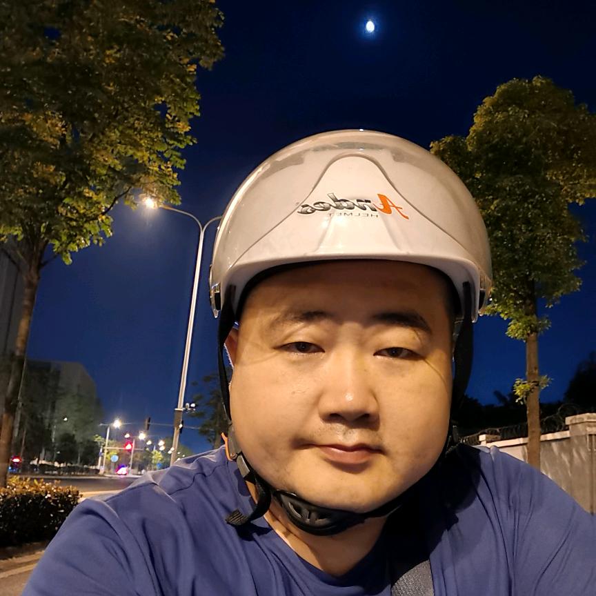 书店搬砖的胖子