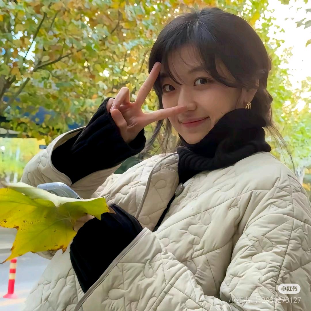 在宿舍狂叫常华森好帅