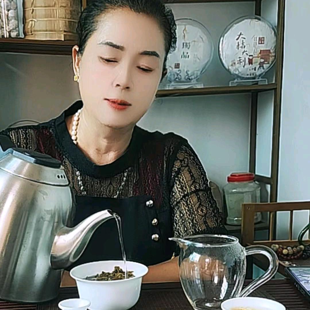爱喝茶的秀秀