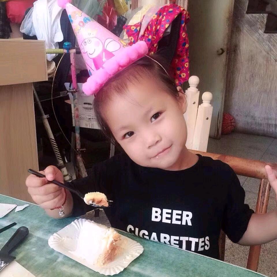 卖海鲜的小女人